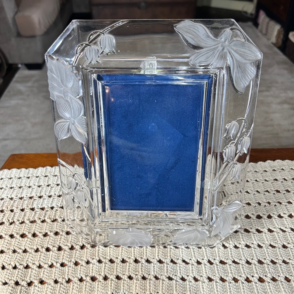 Frosted Crystal Lily of the Valley Picture Frame Blue Velvet Back Floral 4x6